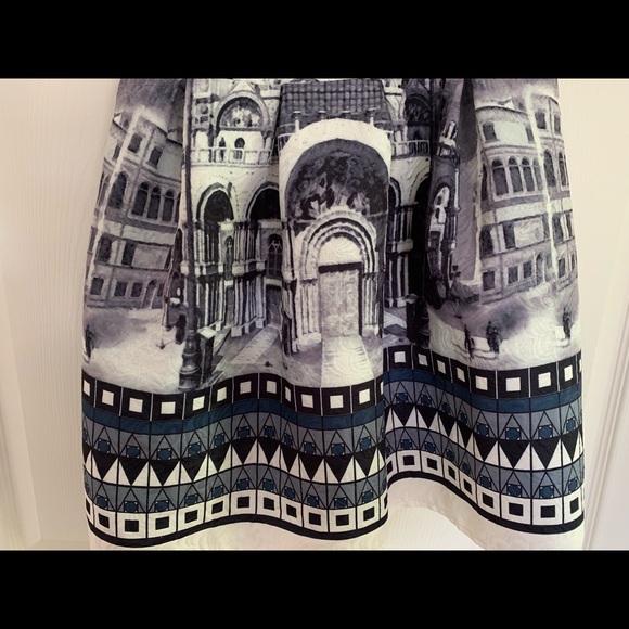 Dress - Picture 5 of 7